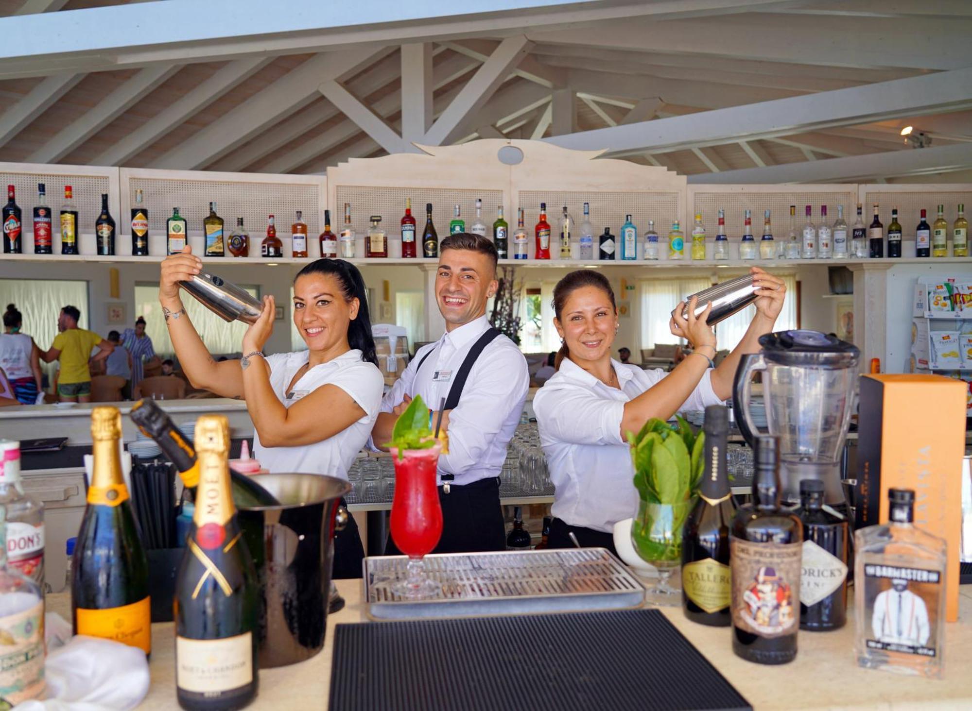 Agrustos Futura Club Cala Fiorita酒店 外观 照片